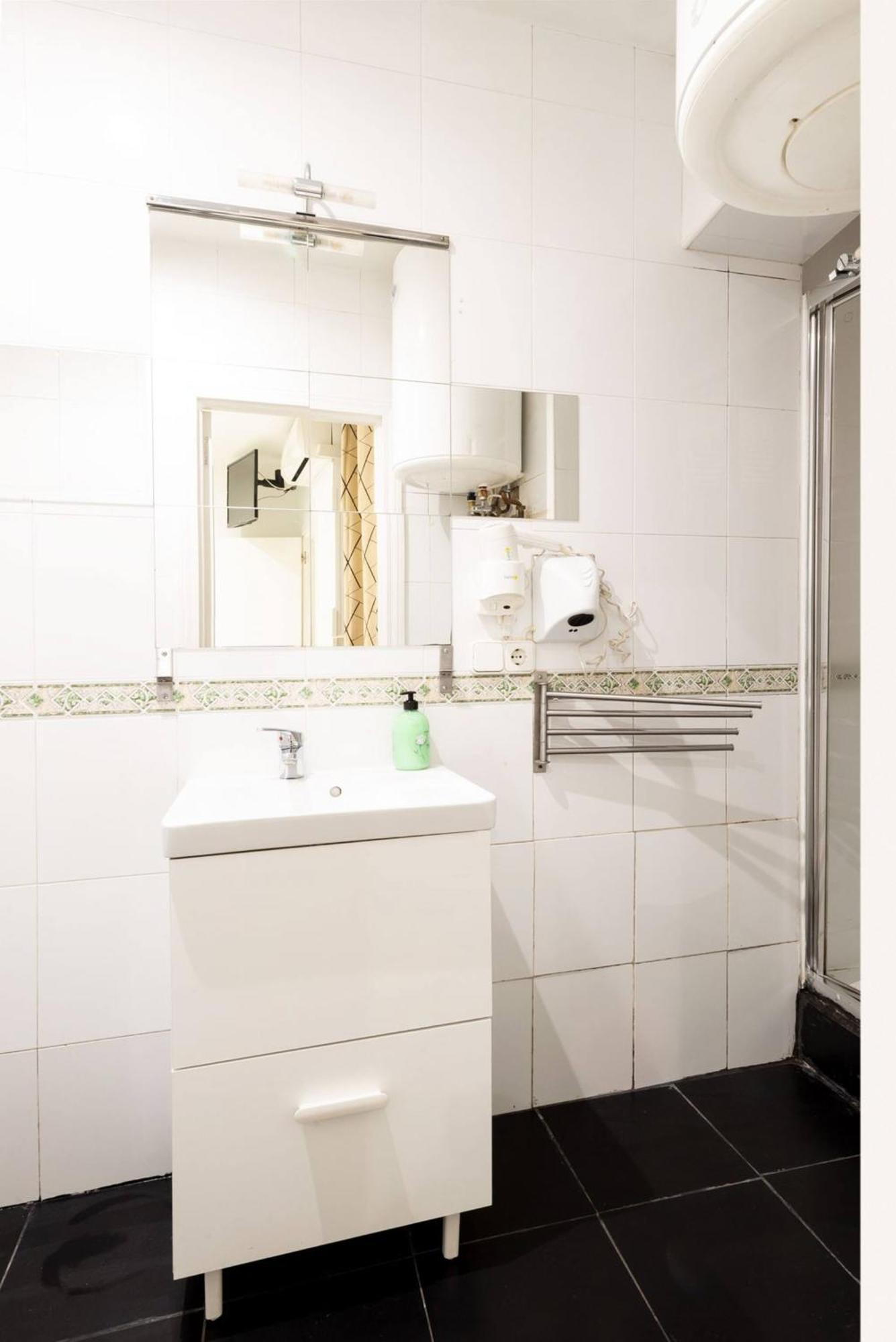 Apartamentos Day Madrid Tribunal Centro Gran Via Sol 外观 照片