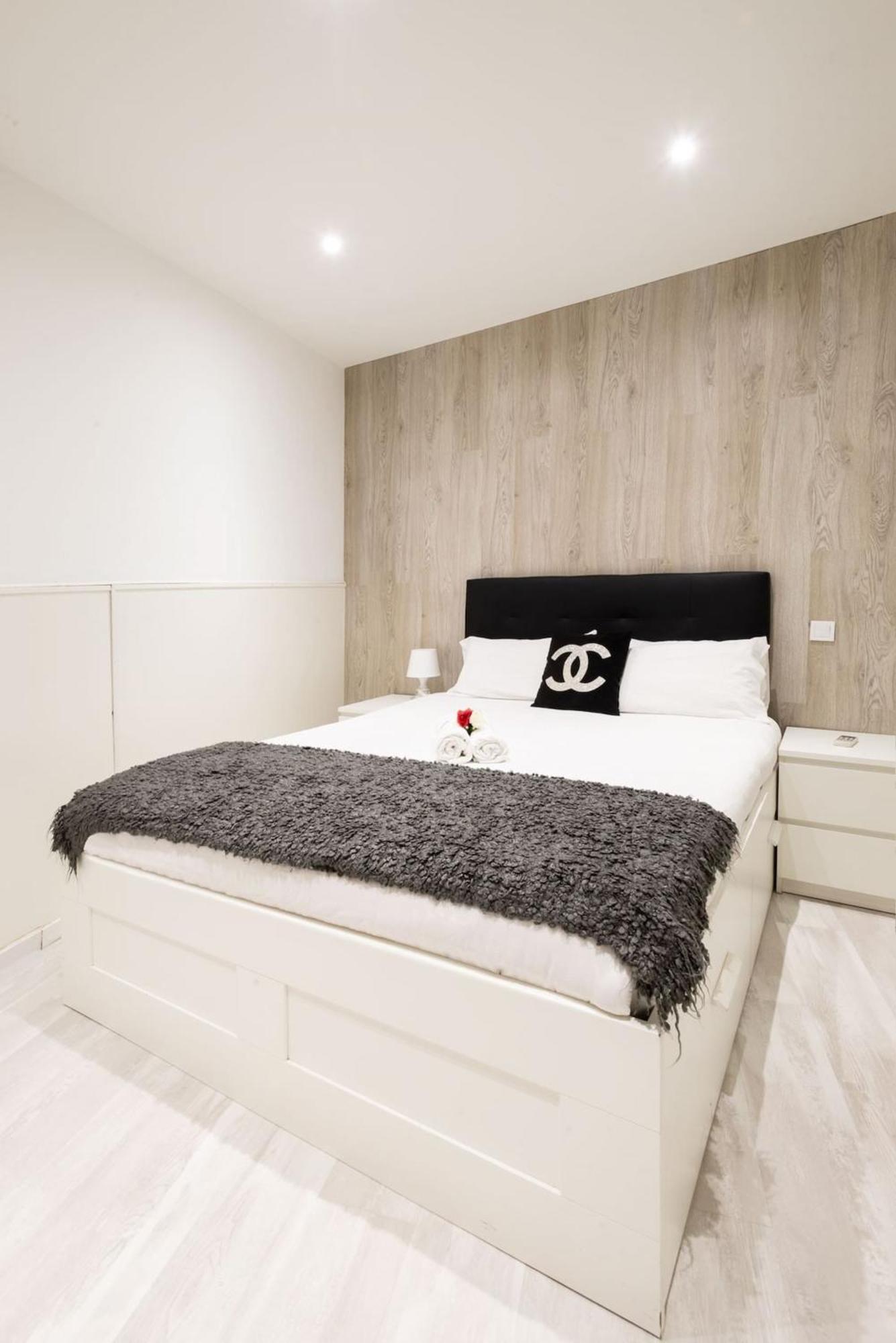 Apartamentos Day Madrid Tribunal Centro Gran Via Sol 外观 照片