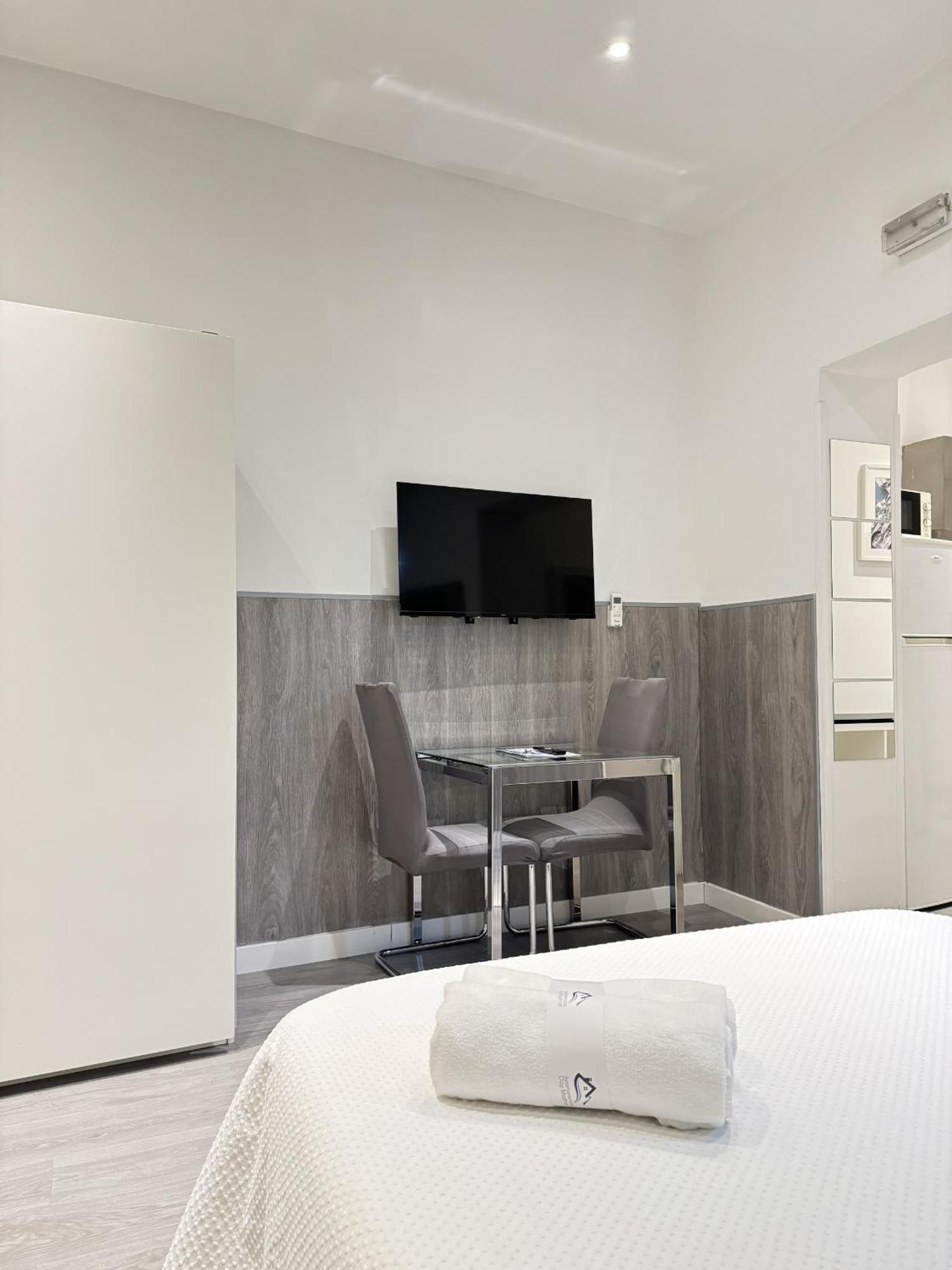 Apartamentos Day Madrid Tribunal Centro Gran Via Sol 外观 照片
