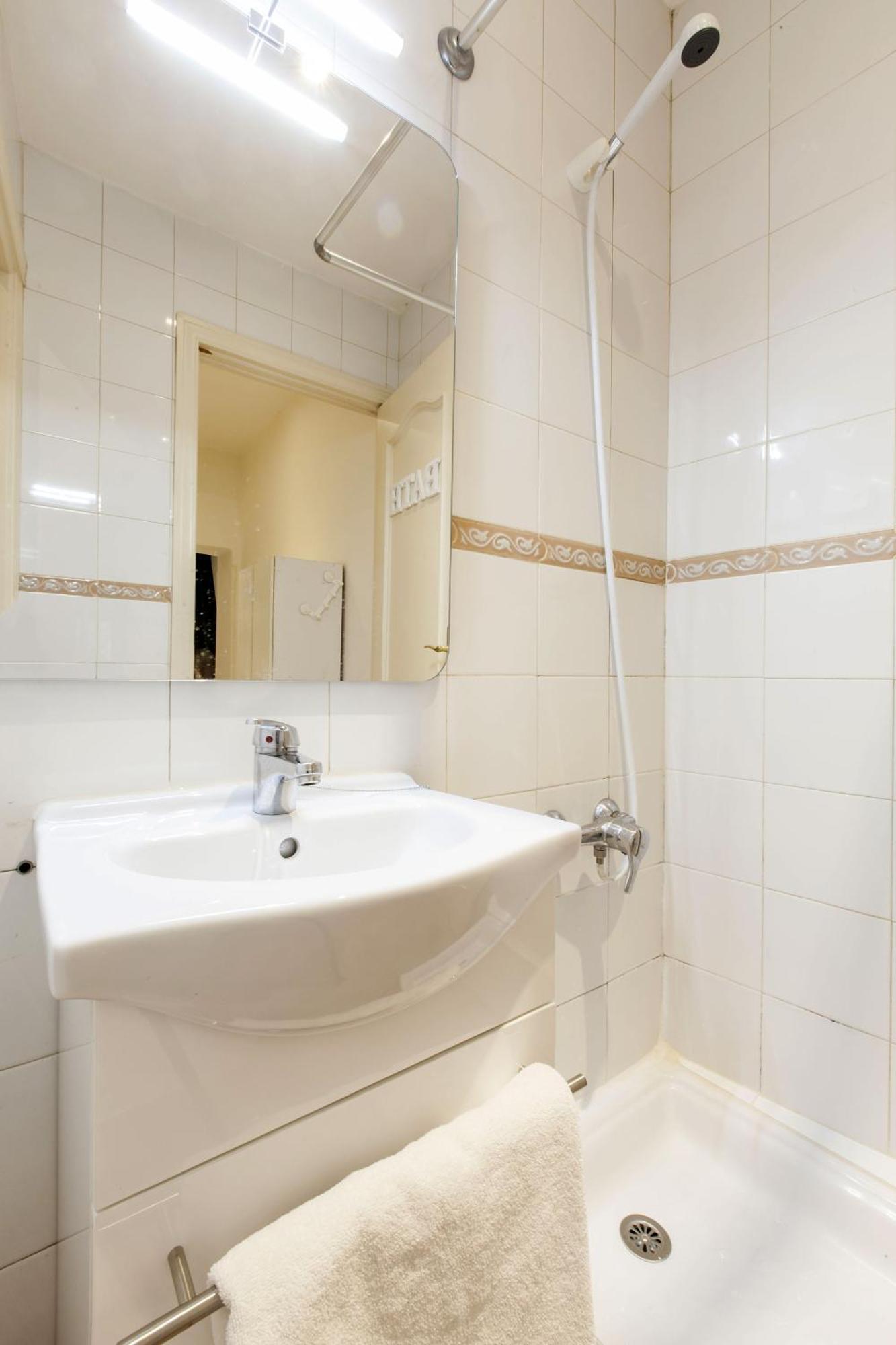 Apartamentos Day Madrid Tribunal Centro Gran Via Sol 外观 照片